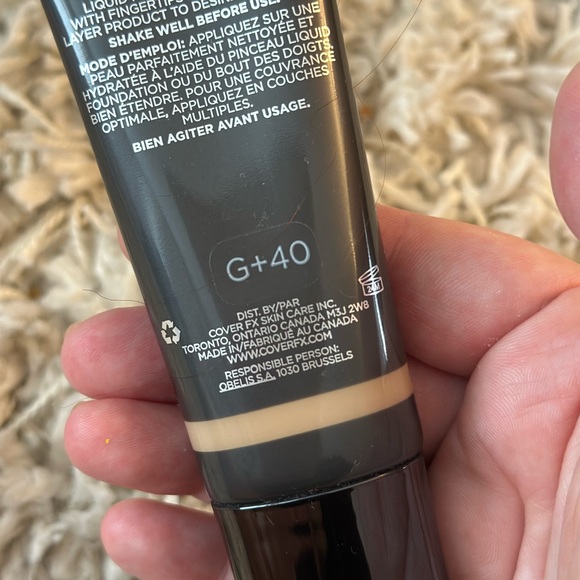 Cover FX Natural Finish Oil Free Foundation - Picture 2 of 2